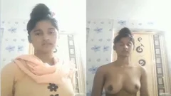 Today Exclusive-Desi Girl Shows her Boobs and Fingering