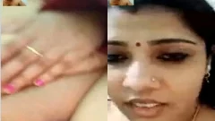 Today Exclusive-Desi Bhabhi Showing Her Pussy
