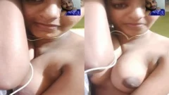 Today Exclusive- Cute Desi girl Shows her Boobs and Pussy On vc
