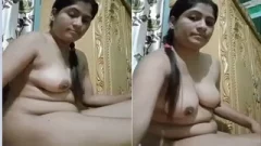 Today Exclusive- Sexy Bhabhi Strip her Cloths and Shows Her Nude Body