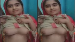 Today Exclusive- Paki Girl Showing Boobs