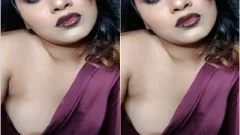 Today Exclusive-Sexy Girl Shows Boobs