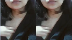 Sexy Girl Shows her Boobs Part 1