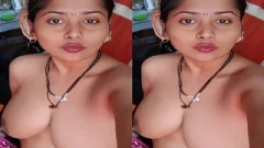 Desi Village Bhabhi Shows Her Nude Body