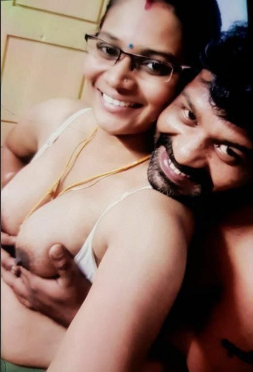 Indian Naked Village Ladies - Indian Village Girl Nude With Boyfriend Pics | Desixnxx2.Net