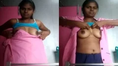 Tamil girl Showing her Boobs