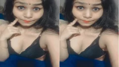 Hot Desi girl Shows Her Boobs and Pussy part 1
