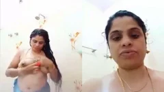 Sexy Mallu Aunty Shows Her Nude Body and Bathing Part 3