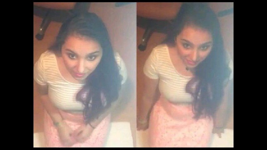 Beautiful Babe Quick Sucking Manager Dick in Office