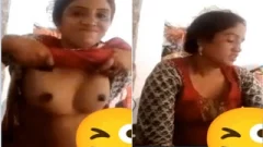 Bhabhi Shows Her Boobs