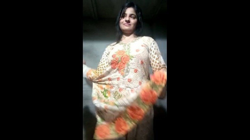 Beautiful Paki Girl Strip her Suit for Boyfriend