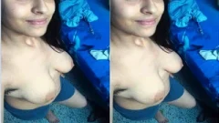 Desi Girl Shows her Boobs TO Lover On VC