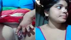 Horny Bhabhi Shows her Pussy