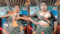 Tamil Girl Shows Her Boobs