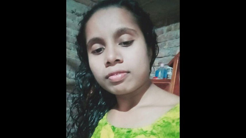 Desi Girl Shows Boobs and Pussy