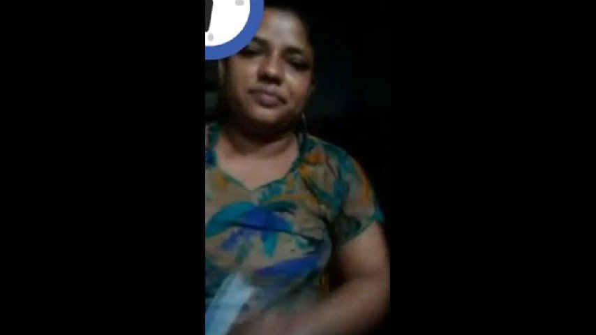 Married Bhabi Showing Lover