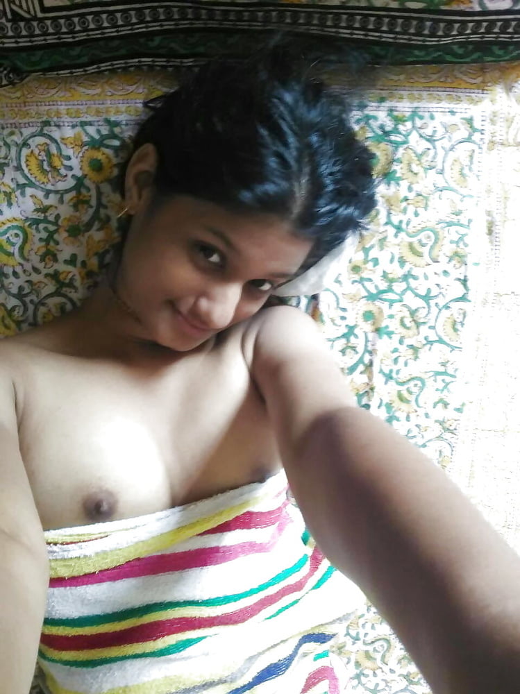 Nagpur Village College Girl Nude Selfies 1