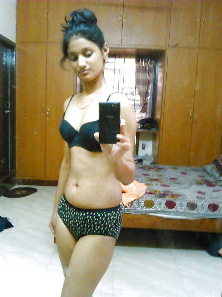 Nagpur Village College Girl Nude Selfies 10