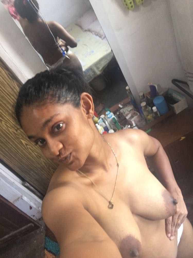 Sexy Chennai MBA Student Nude Big Tits Selfies 5