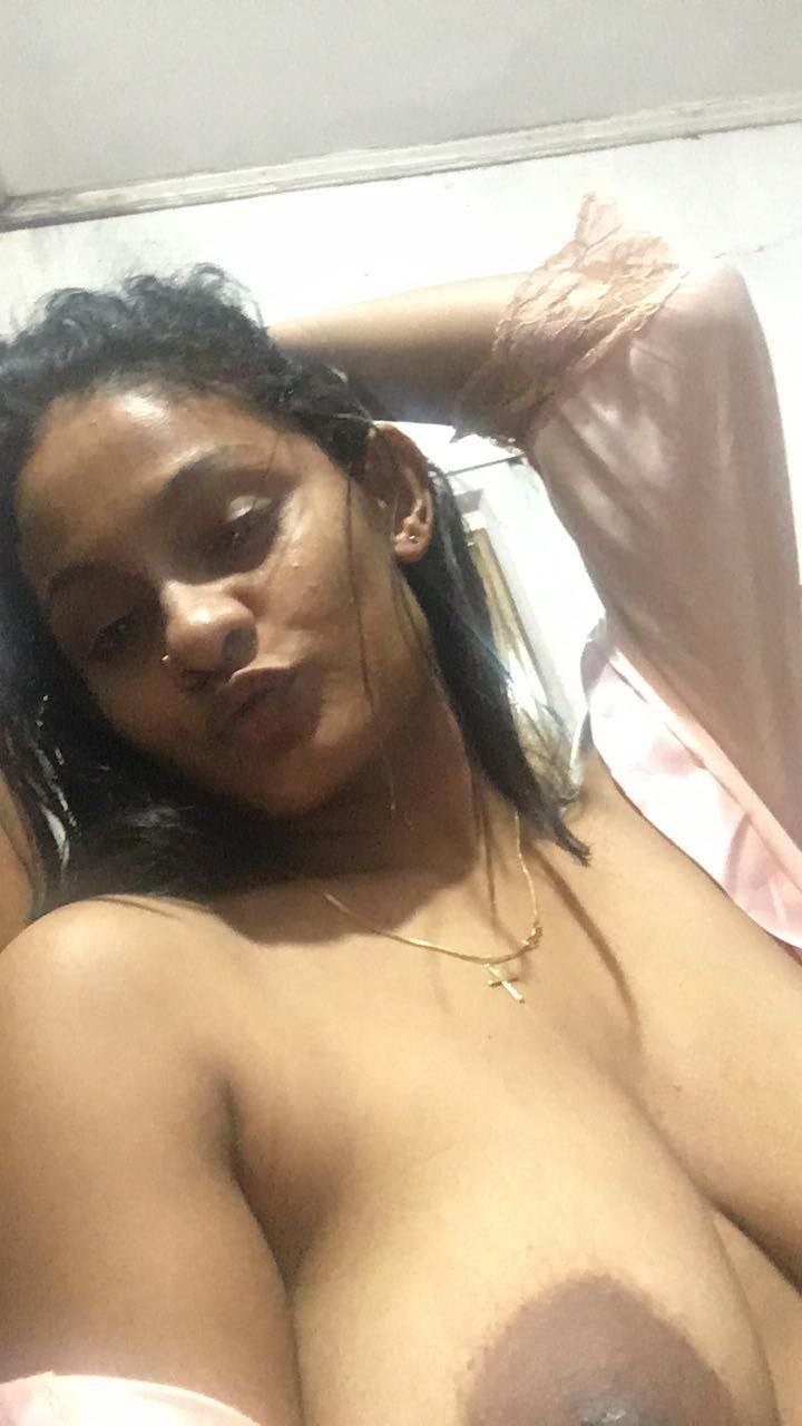 Sexy Chennai MBA Student Nude Big Tits Selfies 6