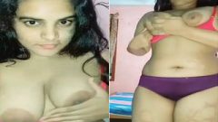 Today Exclusive-Sexy Desi Girl Shows Her Boobs and Pussy