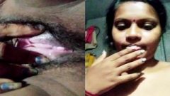 Today Exclusive- Desi Bhabhi Shows Her Boobs and Pussy part 6