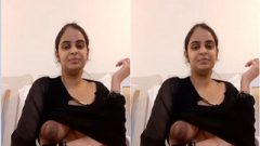 Today Exclusive-Sexy Nri Girl Shows her Boobs and Pussy