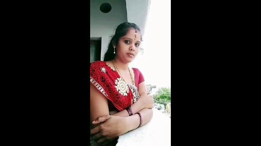 Tamil Bhabhi Giving Blowjob