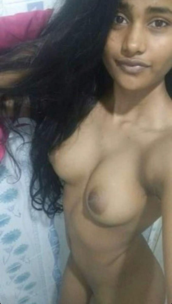 Insanely Hot Desi Girlfriend Nude With Beautiful Tits 17