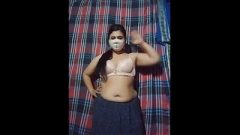 Prionti-Sen in Bra Dancing & Showing Deep Navel on StripChat Live