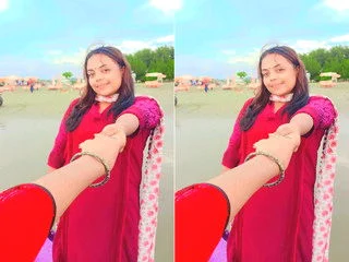 Sexy Desi Girl Shows Her Nude Body